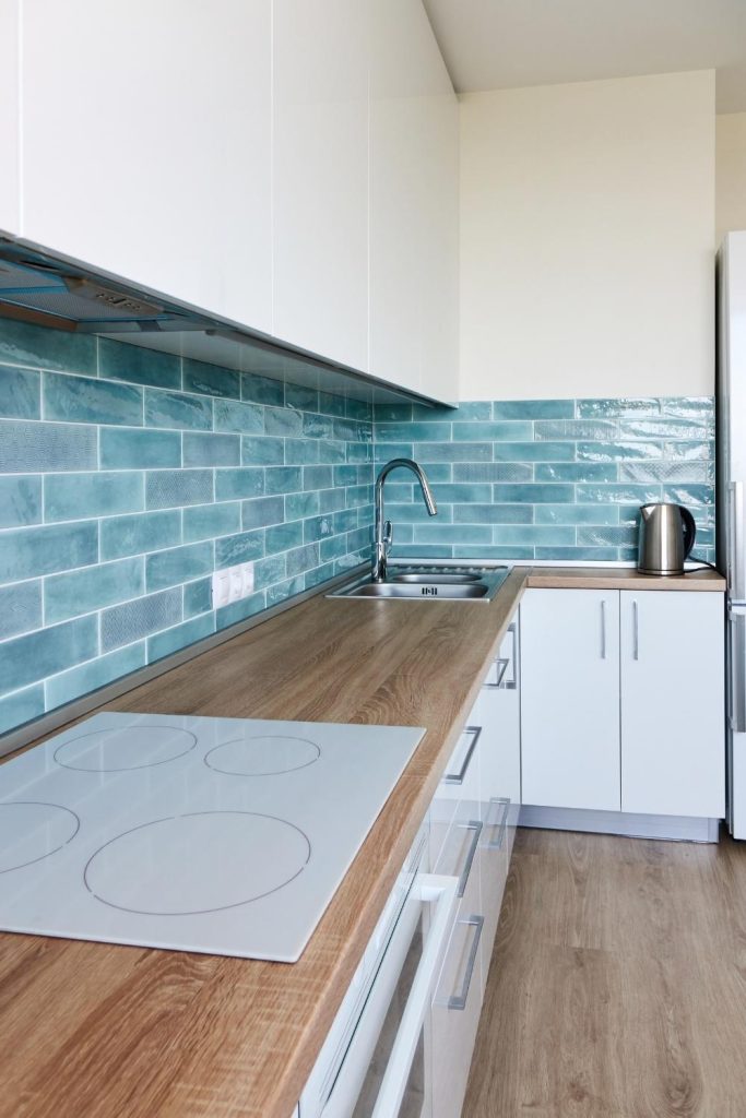 Corner Sink Strategy Kitchen | Small Kitchen Layouts | small kitchen design | tiny kitchen ideas | mini kitchen ideas | tiny kitchen design