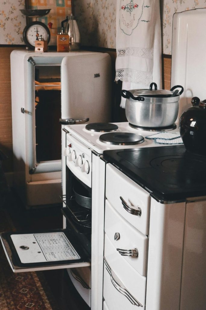 Portable Rolling kitchen | Small Kitchen Layouts; small kitchen design