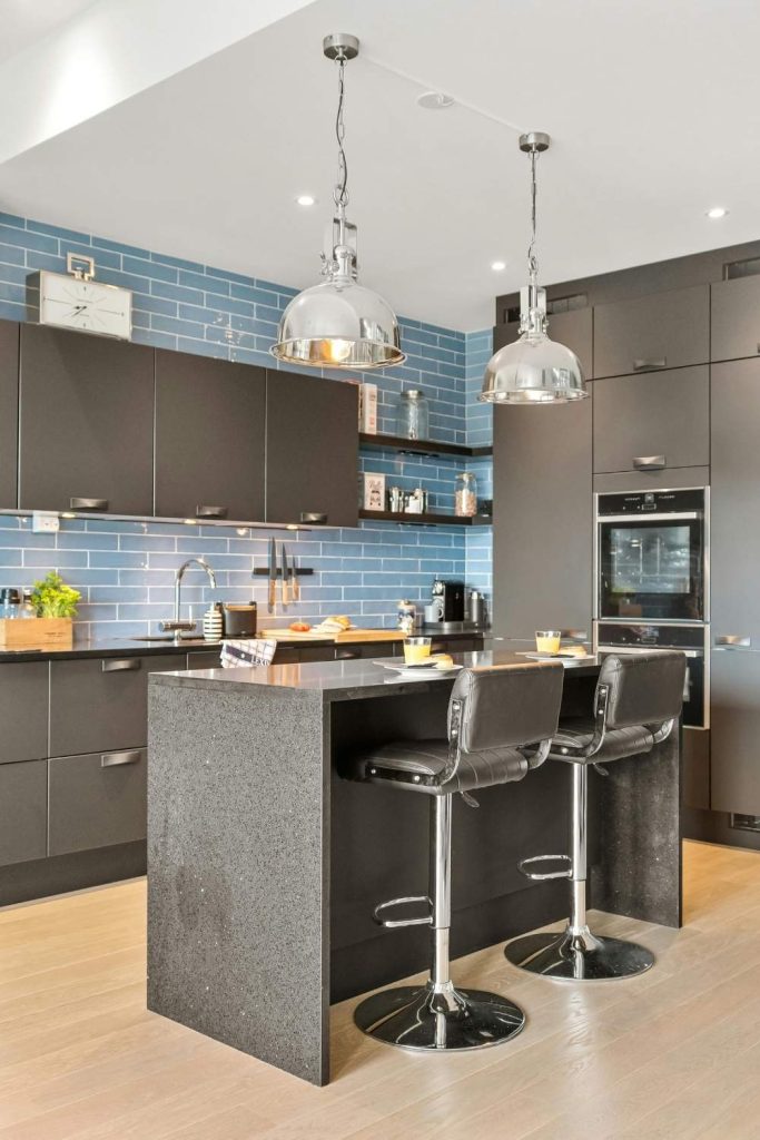 Smart Appliances Kitchen Decor | Small Kitchen Layouts | small kitchen design | tiny kitchen ideas | mini kitchen ideas | tiny kitchen design
